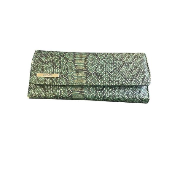 NWT Kenneth Cole Reaction Snake Print Elongated Clutch Green/ Black / Coin Purse - Picture 1 of 10